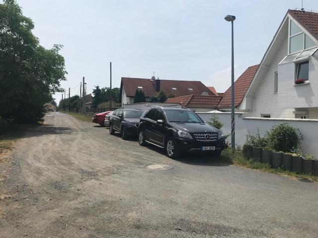 Homestay U Hanky Zdiby Eksteriør bilde