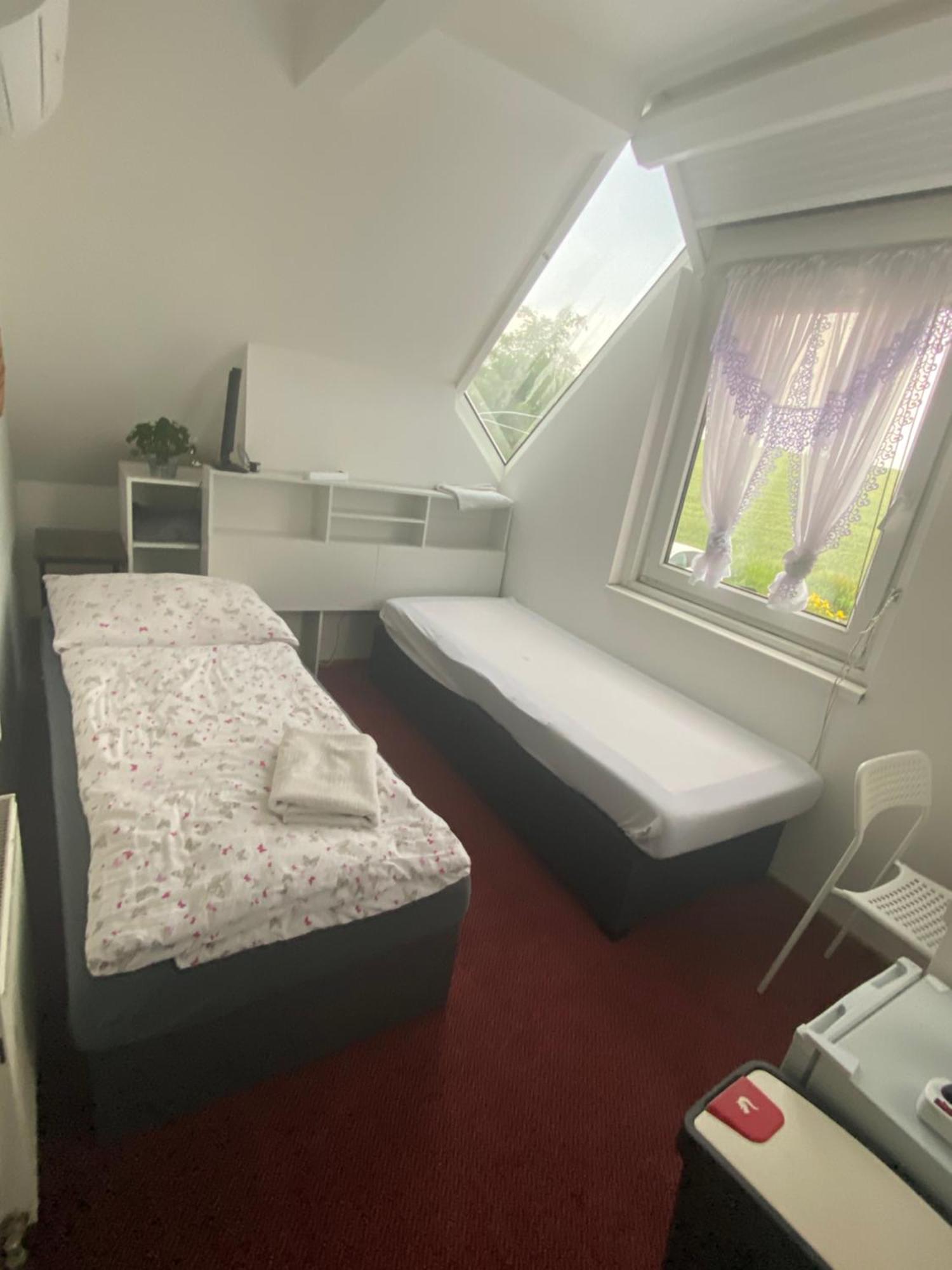 Homestay U Hanky Zdiby Eksteriør bilde